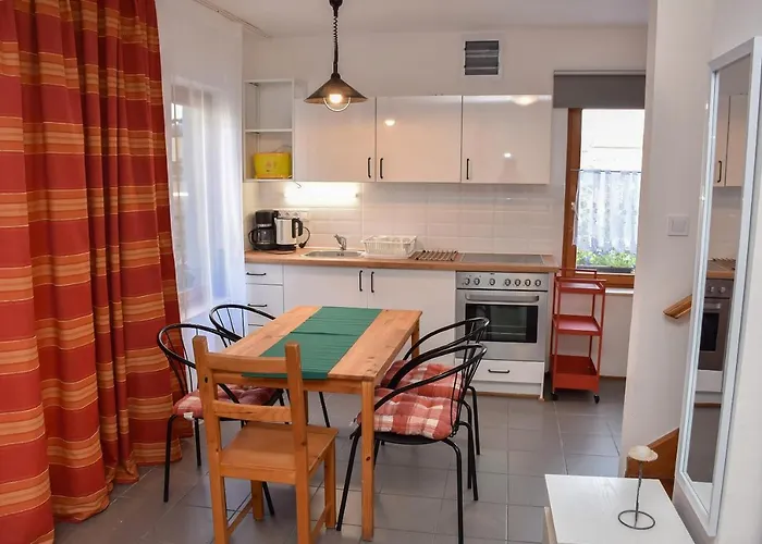 Lenart House 2 Tatil Evi